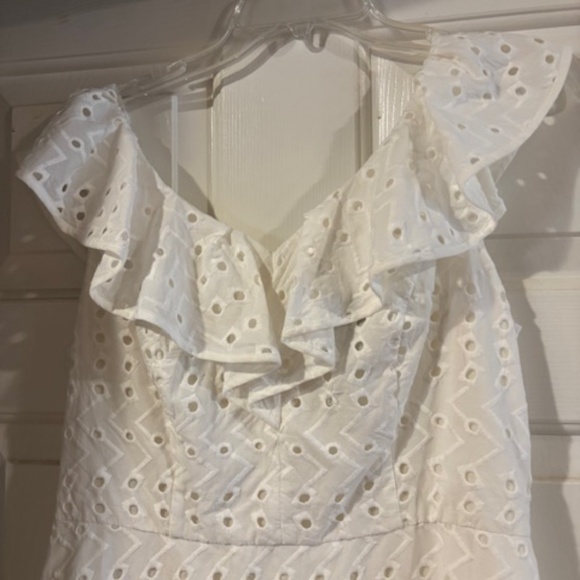 DKNY off white large eyelet cotton Dress, lined, back zipper, Midi- Small - Picture 3 of 6